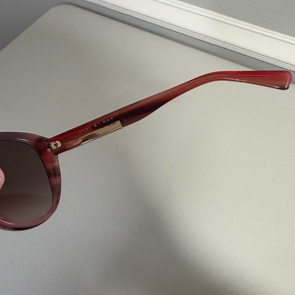 Marc by Marc Jacobs Sunglasses | Red-Pink & Brown Marble | 100% UV Protection - Picture 6 of 11